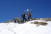 Salita con ciaspole al Piz Tri in Valcamonica nella splendida domenica del 14 marzo 2010 - FOTOGALLERY